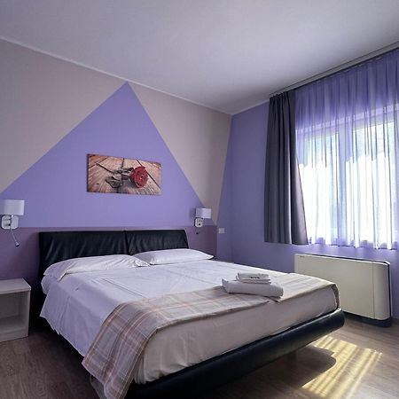 Albergo Trattoria Italia ديسينسانو ديل غاردا المظهر الخارجي الصورة