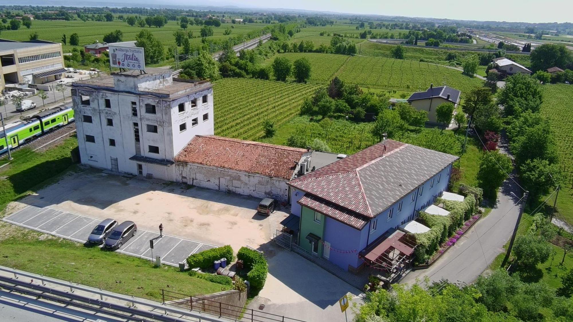 Albergo Trattoria Italia ديسينسانو ديل غاردا المظهر الخارجي الصورة